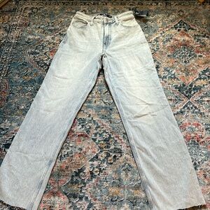 000r/00r ultra high-rise dad jean. Hollister vintage stretch.